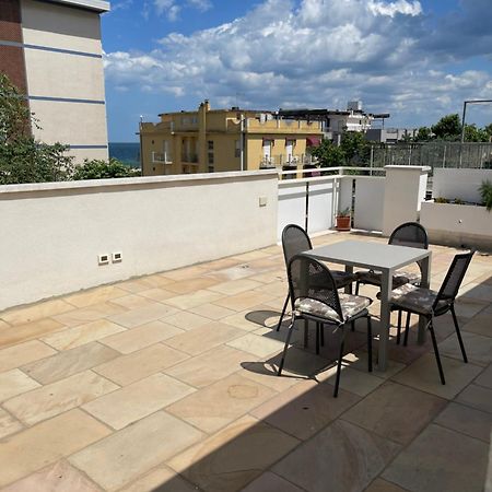 Residence Siesta Римини Екстериор снимка