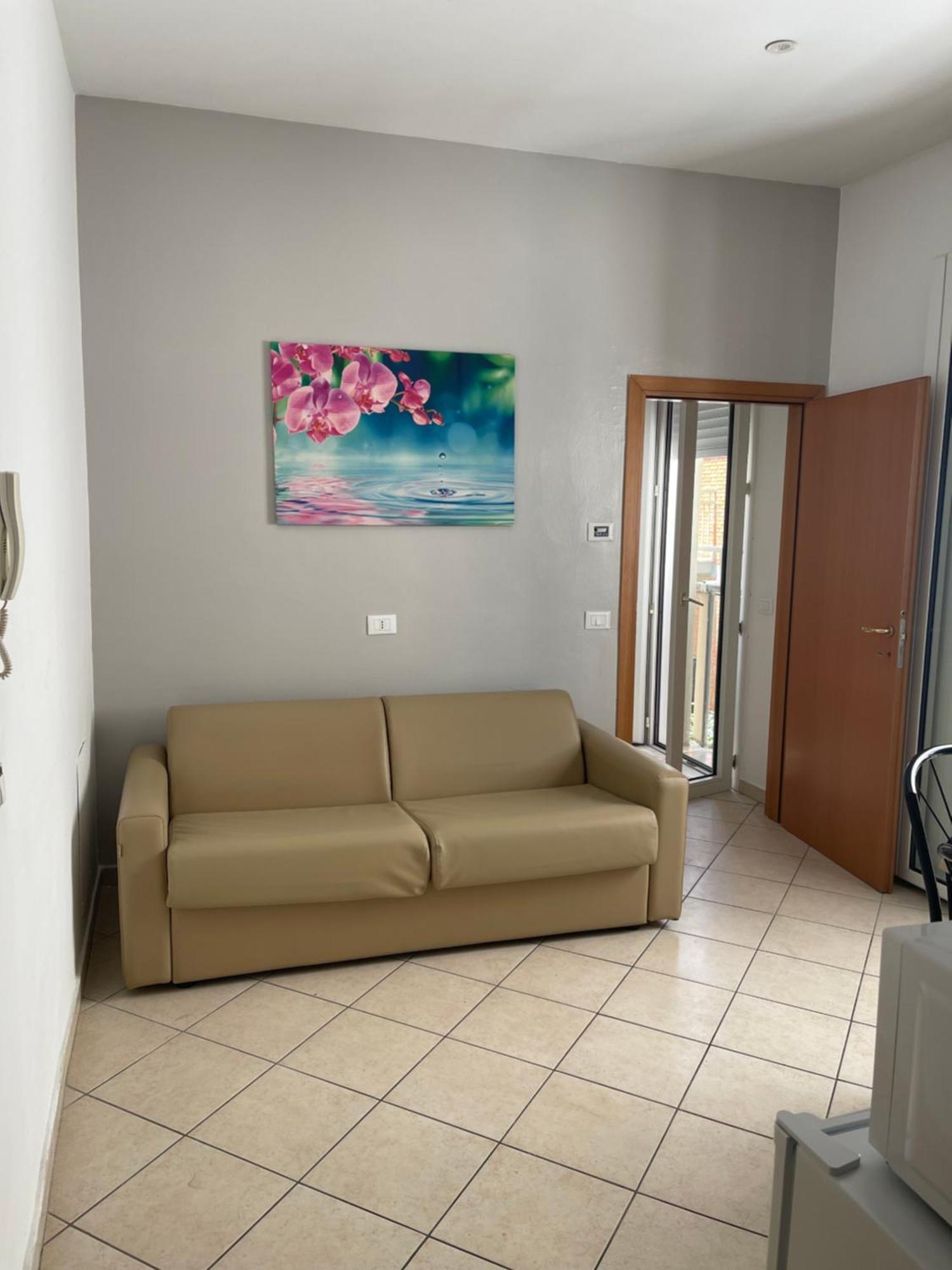 Residence Siesta Римини Екстериор снимка