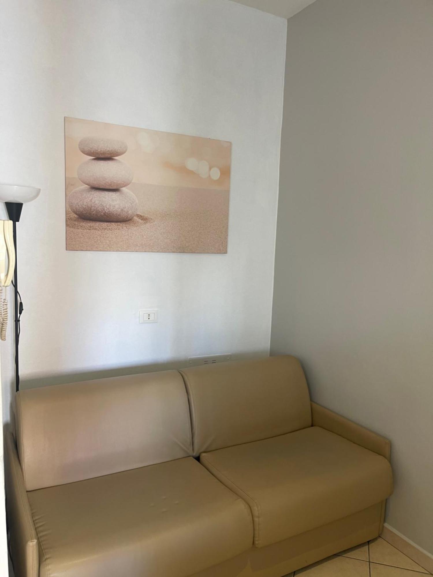 Residence Siesta Римини Екстериор снимка