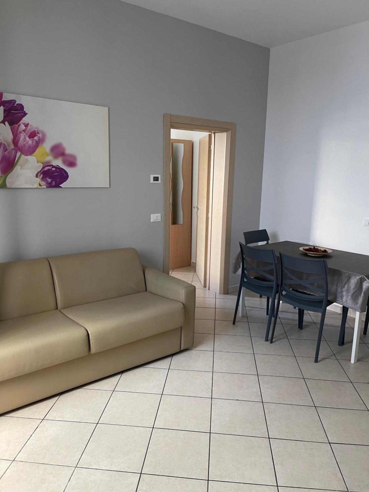 Residence Siesta Римини Екстериор снимка