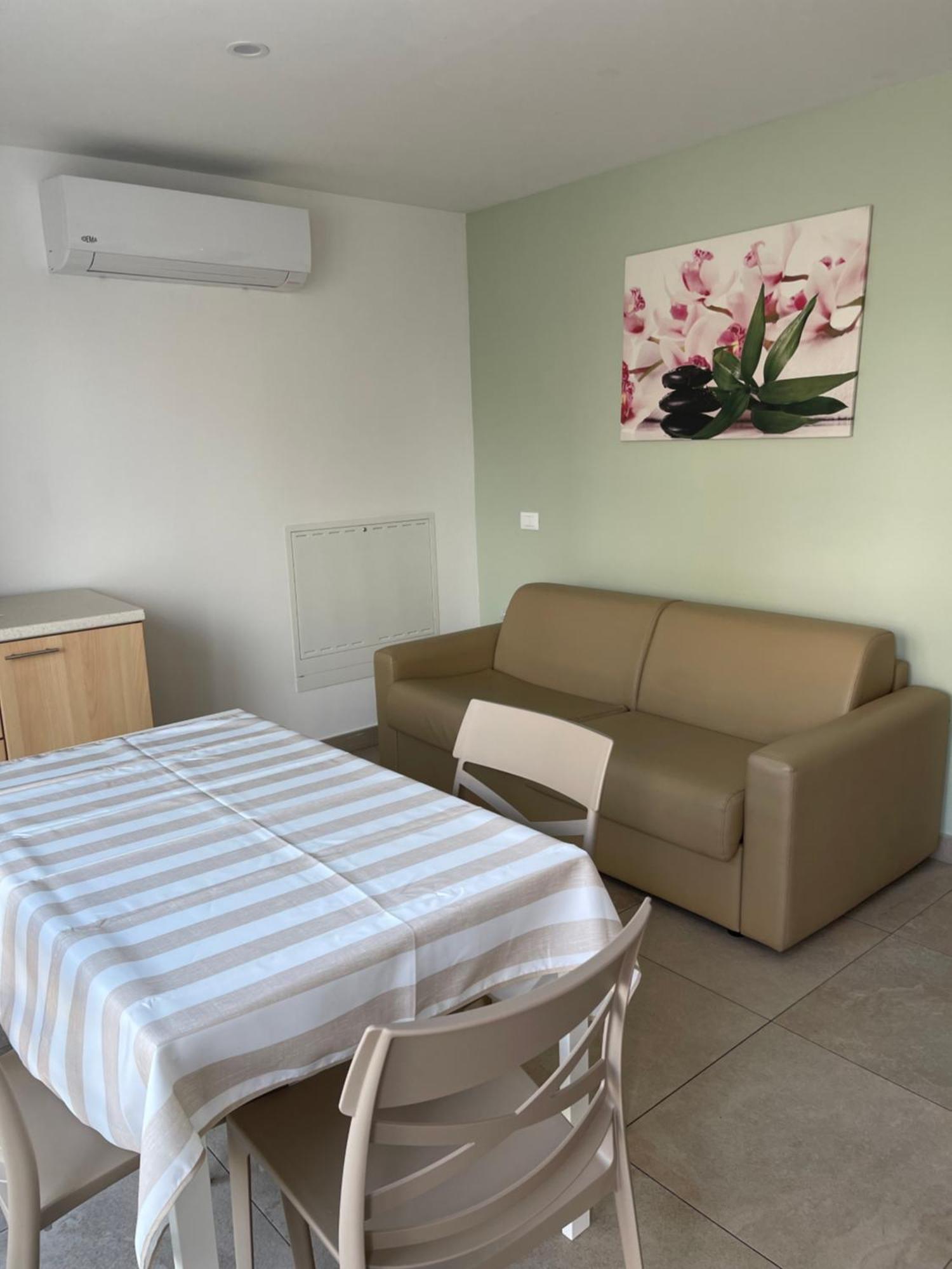 Residence Siesta Римини Екстериор снимка