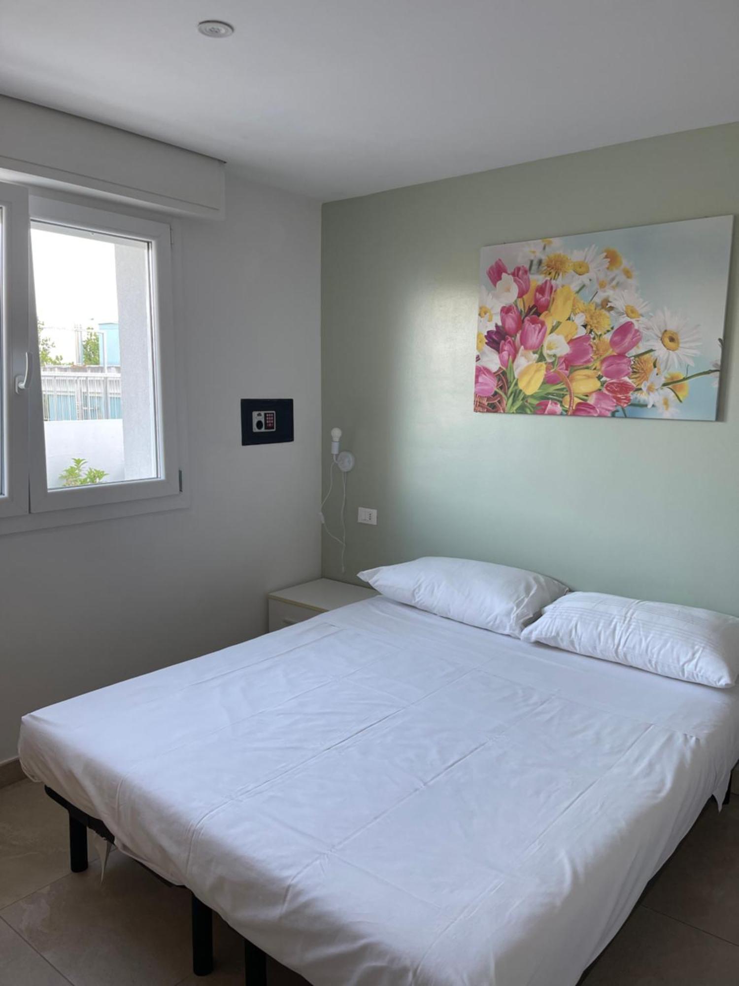 Residence Siesta Римини Екстериор снимка