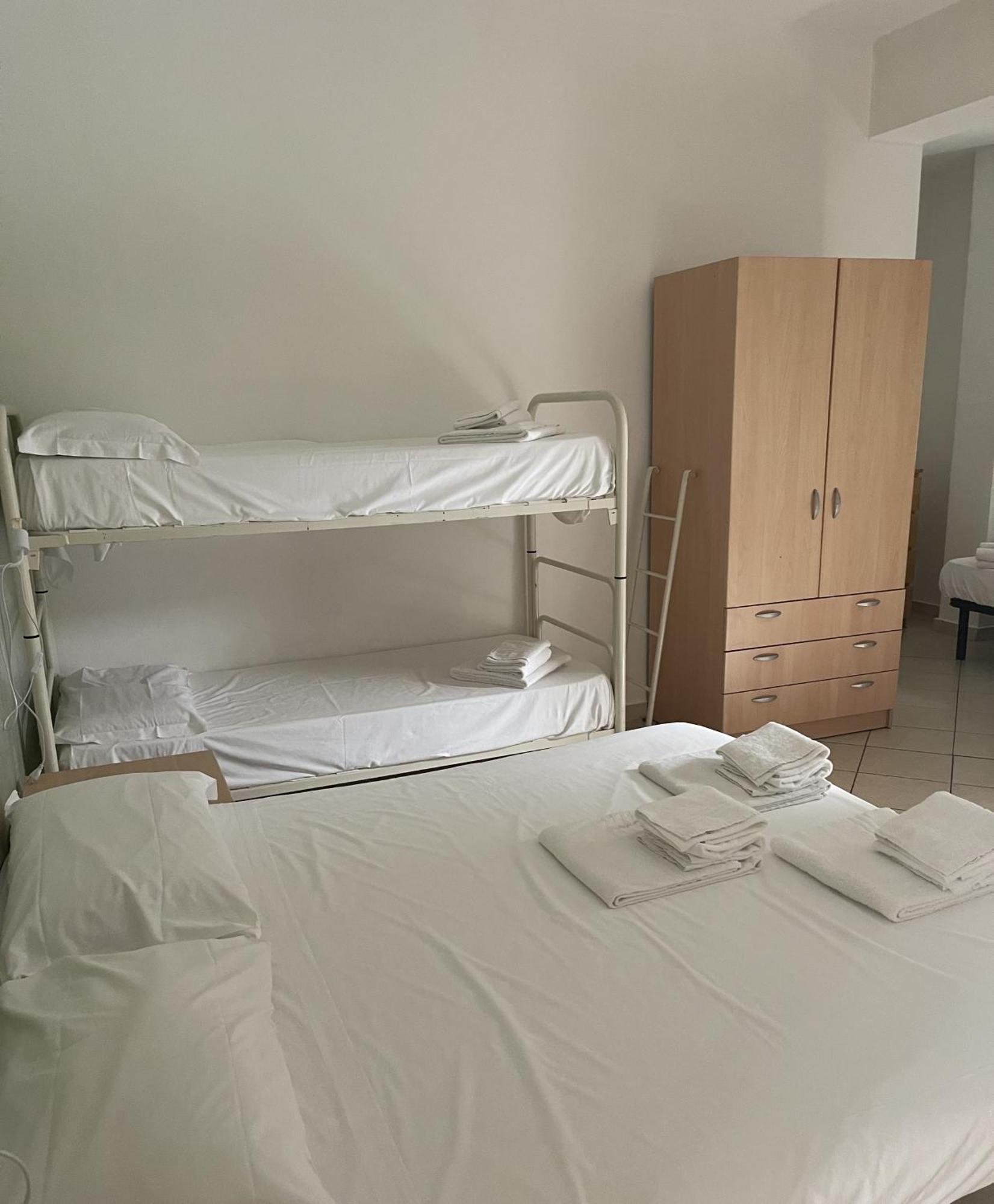Residence Siesta Римини Екстериор снимка